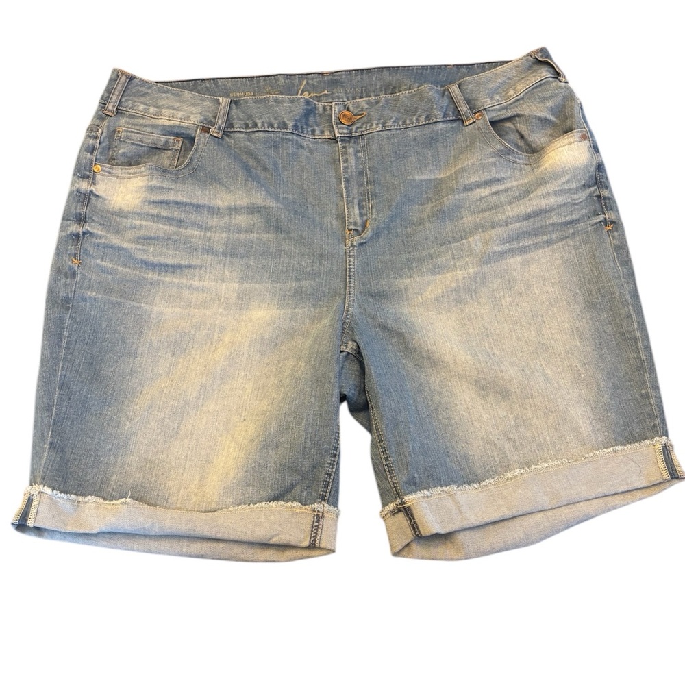 NWOT LANE BRYANT BERMUDA SHORTS